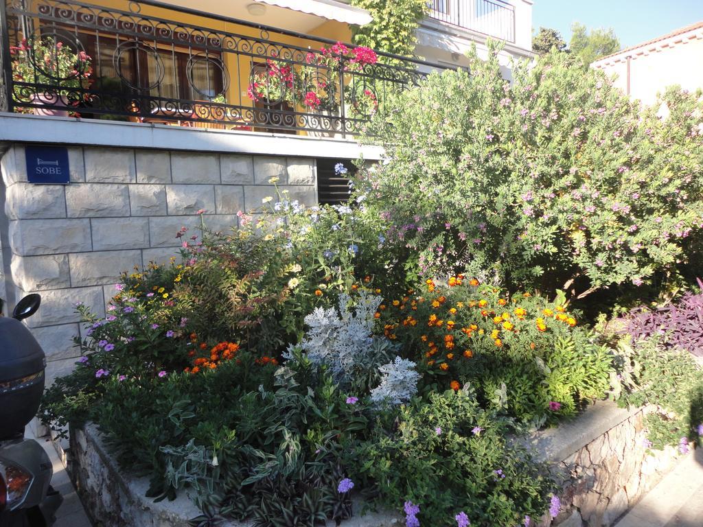 Guesthouse Apartment Bozica 볼 외부 사진