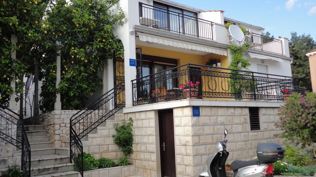Guesthouse Apartment Bozica 볼 외부 사진