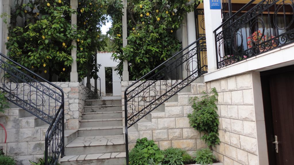 Guesthouse Apartment Bozica 볼 외부 사진