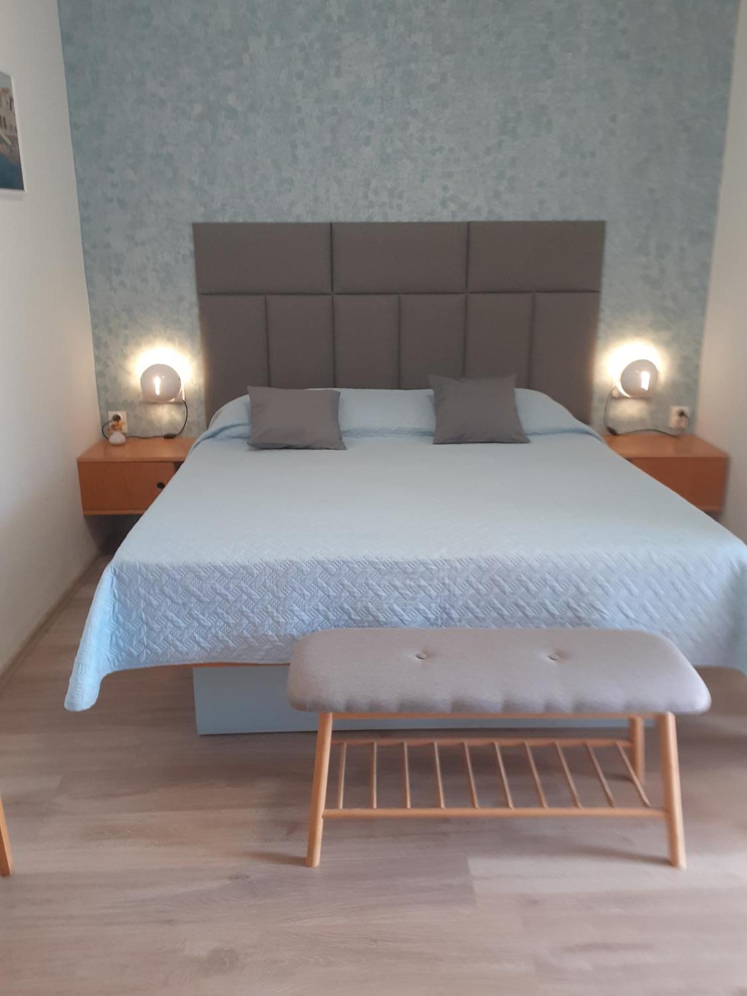 Guesthouse Apartment Bozica 볼 외부 사진