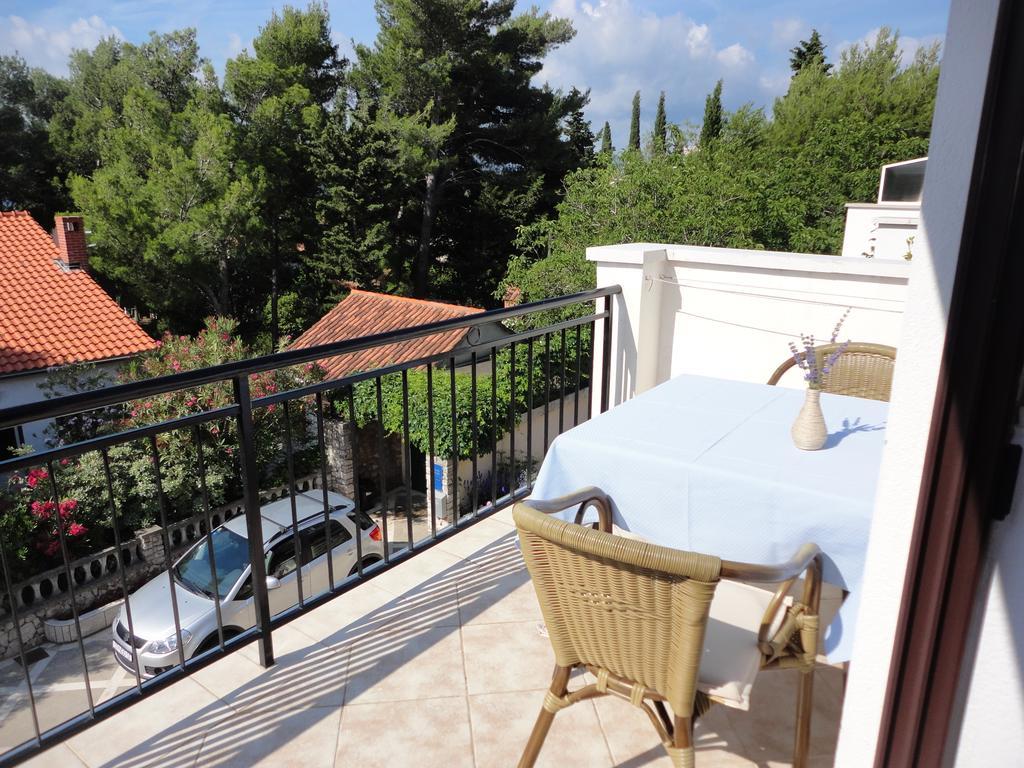 Guesthouse Apartment Bozica 볼 외부 사진
